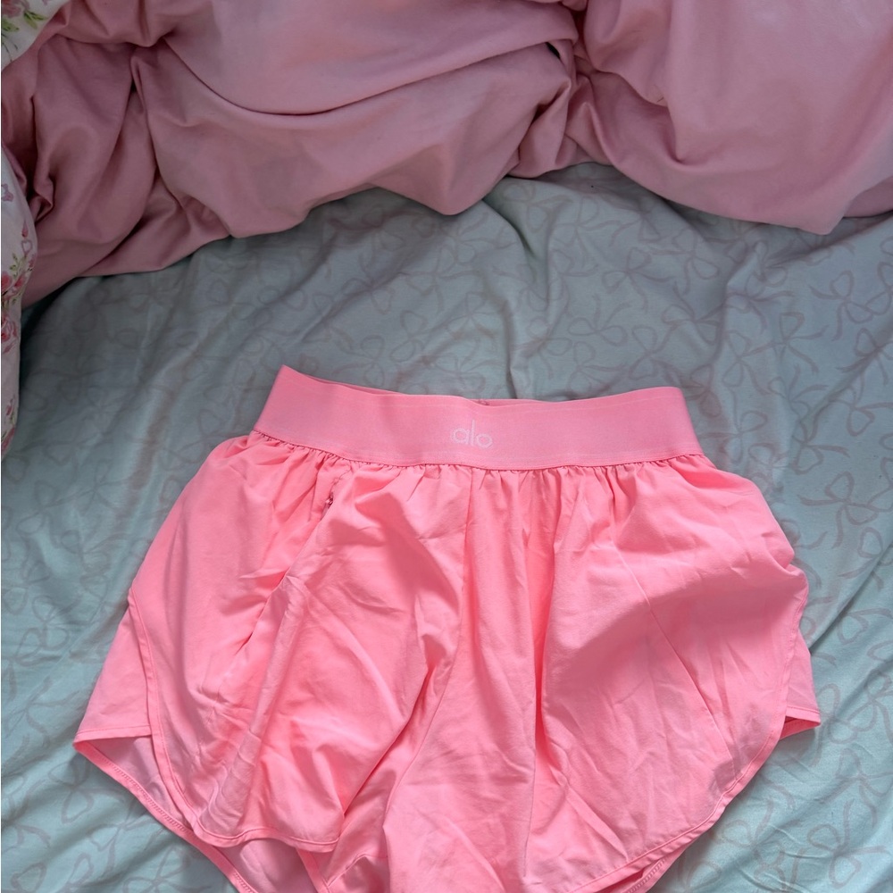 SOLDOUT ALO SHORTS WORN ONCE